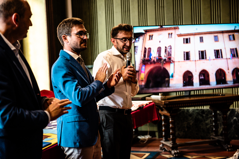 Consegna delle Bandiere ai Borghi: una città vestita di colori 14