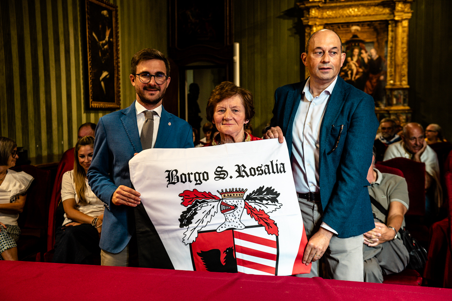 Consegna delle Bandiere ai Borghi: una città vestita di colori 25