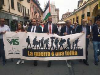 Presidio a Bra per Gaza durante Cheese 1