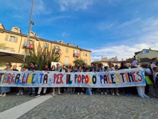 Alba abbraccia Gaza, in piazza oltre 300 persone 7