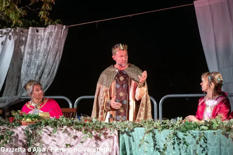 Monforte d’Alba rivive il Medioevo: folla e suggestioni per la rievocazione dei Catari 6