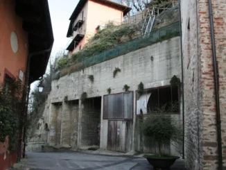 Monforte d'Alba / L’opera Gratitudine nasconde il cemento