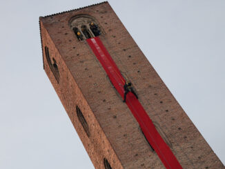 La spettacolare performance di Enzo Mastrangelo dalla torre Sineo [foto e video] 7