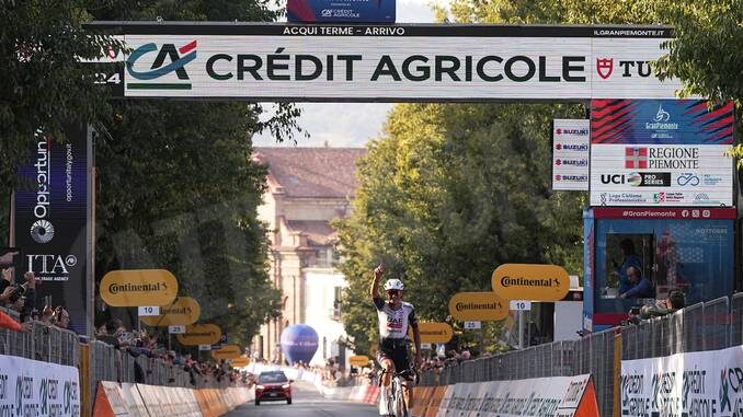 Del toro gran piemonte Del Toro scatenato trionfa al Gran Piemonte 2