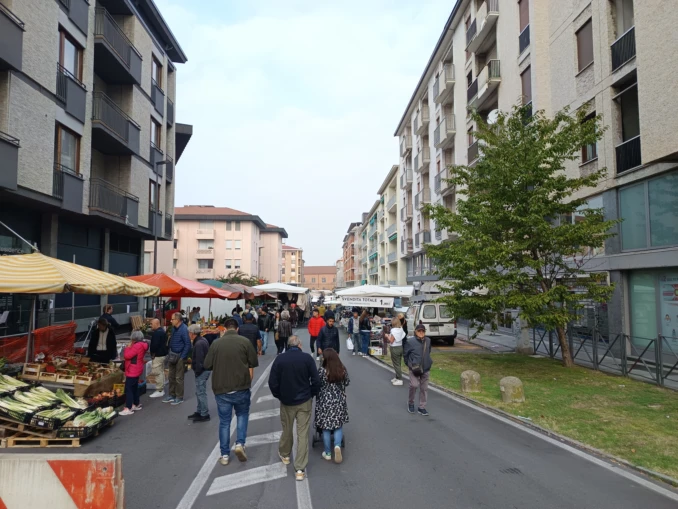 Fiera del tartufo/ Ad Alba c'è il mercato ambulante. 3
