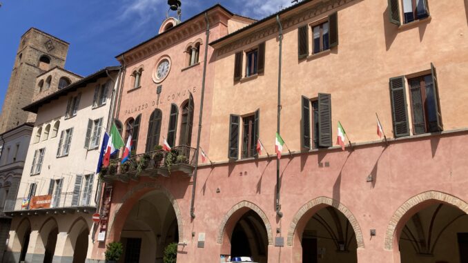 Palazzo_comunale_Alba_04_2023_GDivino Alba: aperte le candidature per la Consulta Comunale delle Famiglie