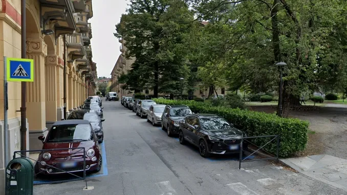 alba via roma Vetri spaccati e oggetti rubati, vandali in azione in via Roma ad Alba