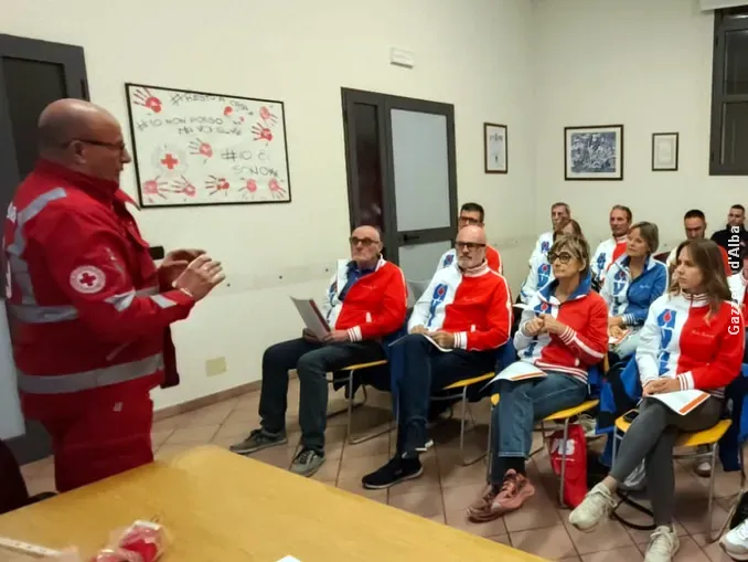 Imparare a usare il defibrillatore, Cri, Avis e Aido di Bra si preparano assieme 1