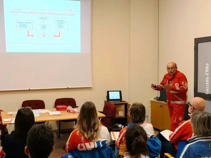 Imparare a usare il defibrillatore, Cri, Avis e Aido di Bra si preparano assieme 2