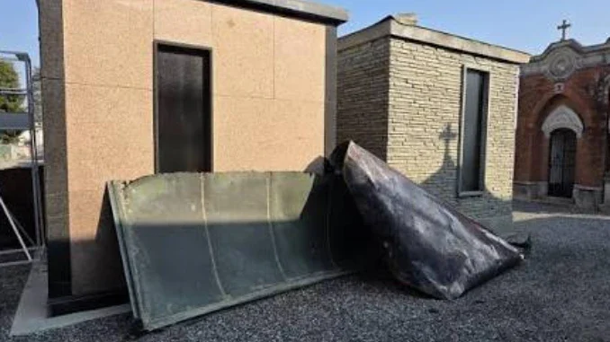 CAVALLERMAGGIORE / Sventato tentativo di furto al cimitero, i ladri danneggiano 14 tombe