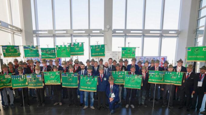 foto_gruppo_alpini Agli Alpini piemontesi il riconoscimento di Ambasciatori per la tutela del patrimonio ambientale
