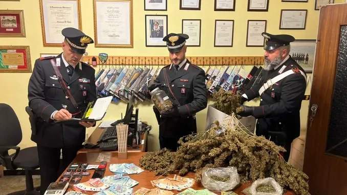 grazzano badoglio stupefacente Grazzano Badoglio: i Carabinieri arrestano un trentaseienne con oltre tre chili di marijuana e hashish