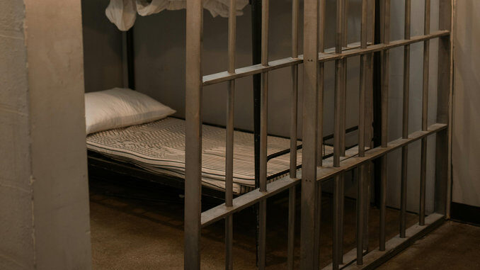 pexels-rdne-6064890_cella carcere Scovati telefonini nel carcere di Fossano. Il sindacato Sappe: «Schermare gli istituti di pena»