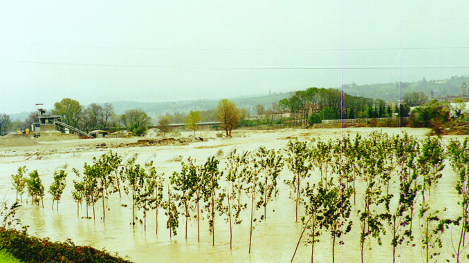 La discarica Toppino e i danni dell’alluvione del 1994: « i rifiuti arrivarono fino all'Adriatico. oggi è ancora da bonificare»