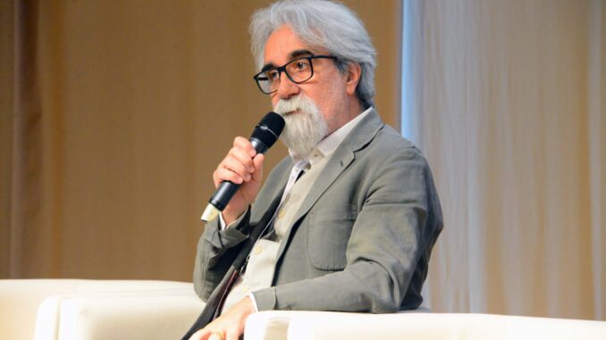 Addio al maestro Vessicchio, direttore d'orchestra, compositore e amante delle Langhe [video]