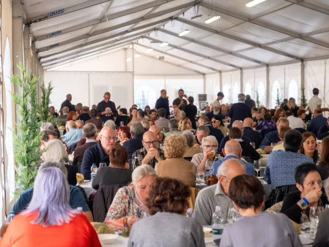 Gusta Cherasco 2025: oltre 1.500 persone ai pranzi e alle cene dedicate alle chiocciole 1