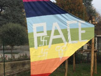 Vandali contro la bandiera della pace nella parrocchia di Santa Margherita