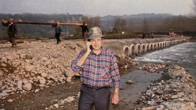 La testimonianza /  Bastia Mondovì, il sindaco alpino che ipotecò la casa per ricostruire il ponte