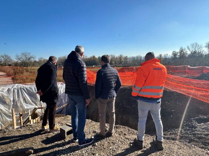 Alba: proseguono i lavori di spostamento di fognature e sottoservizi contestuali alla realizzazione della rotatoria di Scaparoni 2