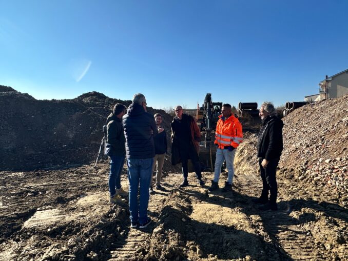Alba: proseguono i lavori di spostamento di fognature e sottoservizi contestuali alla realizzazione della rotatoria di Scaparoni 4