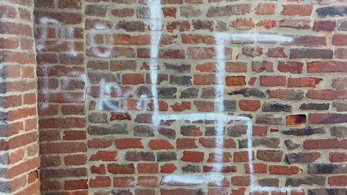 Il vescovo Brunetti alla parrocchia di Santa Margherita: “Presidio di pace e di educazione”