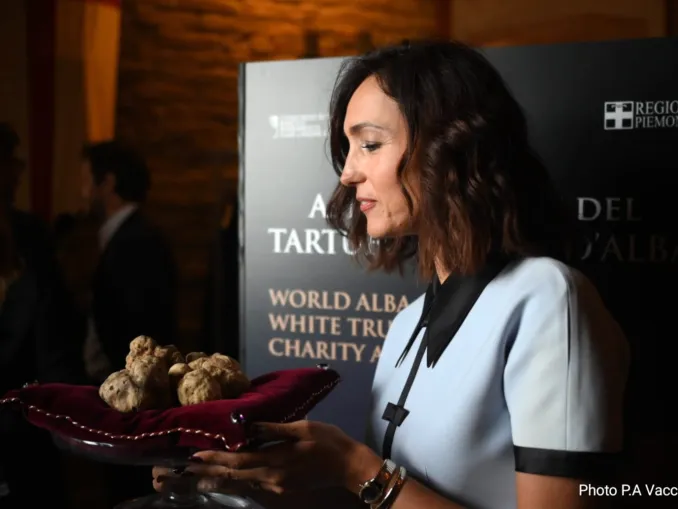 A Grinzane Cavour è in corso l'Asta del tartufo - La diretta 3