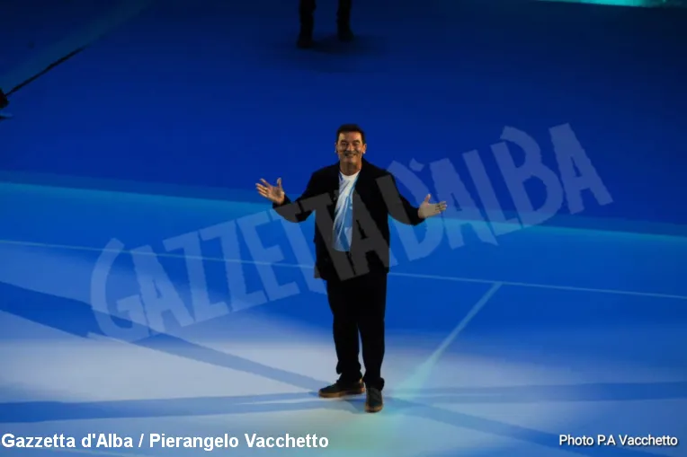 Tennis / Apertura spettacolare: Max Pezzali e Pinguini Tattici Nucleari accendono le Atp finals 2025