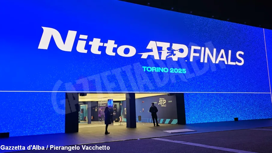 Tennis / Apertura spettacolare: Max Pezzali e Pinguini Tattici Nucleari accendono le Atp finals 2025 2