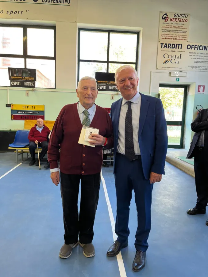Il centro incontro di Roreto premia tesserati e frazionisti ottuagenari (foto) 1