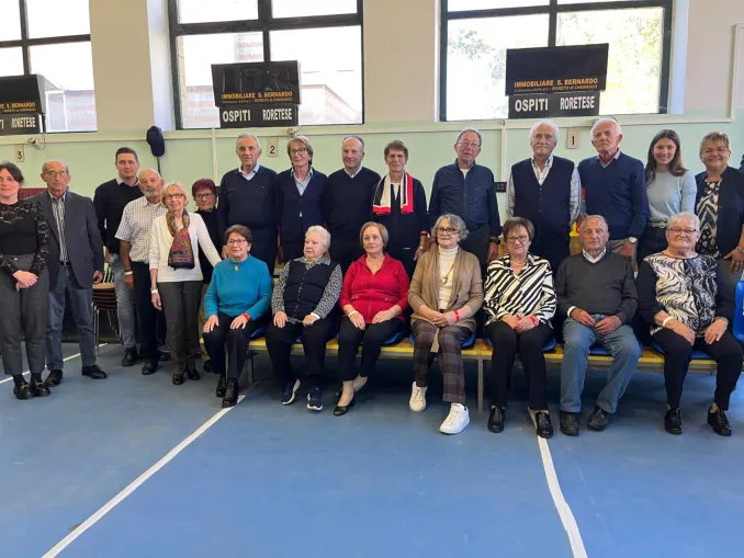 Il centro incontro di Roreto premia tesserati e frazionisti ottuagenari (foto) 8