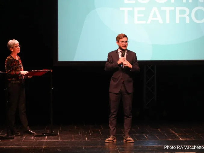 Ecco la stagione teatrale del Sociale di Alba. Presentazione con il comico Max Pisu sul palco 1