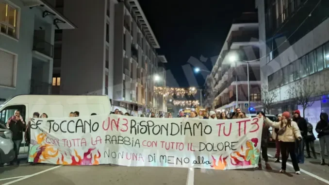 Non una di meno in corteo ad Alba contro guerre e patriarcato 3