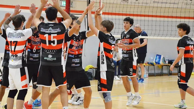 Pallavolo / Vittoria tiratissima per la Mercatò Alba in Serie D maschile