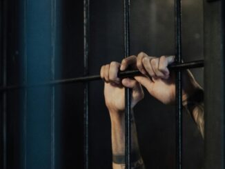 Torino / Agente della Penitenziaria aggredito da un detenuto durante il trasferimento