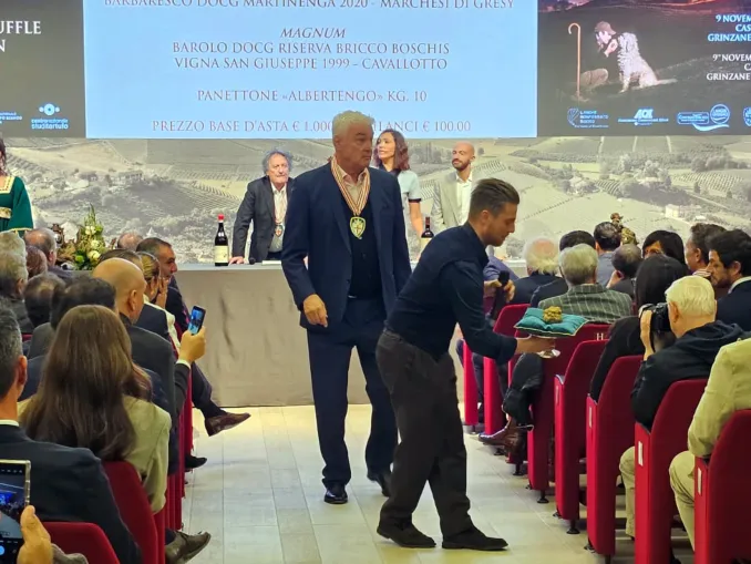 A Grinzane Cavour è in corso l'Asta del tartufo - La diretta 14