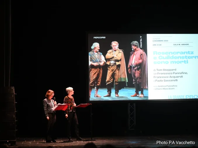 Ecco la stagione teatrale del Sociale di Alba. Presentazione con il comico Max Pisu sul palco 2