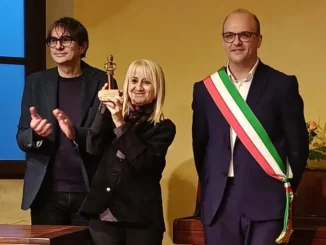 Luciana Littizzetto ha ricevuto a Treiso il premio Pertinace