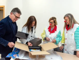 I clown di corsia ai Arcobaleno Vip donano un ecografo e due visori alla pediatria dell'Asl Cn2 1