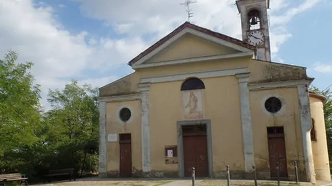 Bra / Ca&rsquo; del Bosco, il campanile resta pericolante e i lavori non partono