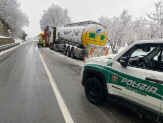 Neve e maltempo, camion cisterna soccorso a Borgomale
