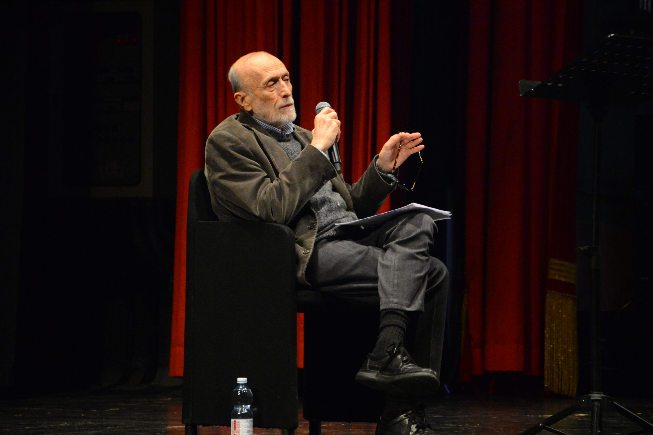 Successo in teatro per la presentazione di "Vite di Langa e Roero", il nuovo libro di Petrini e Tibaldi 13