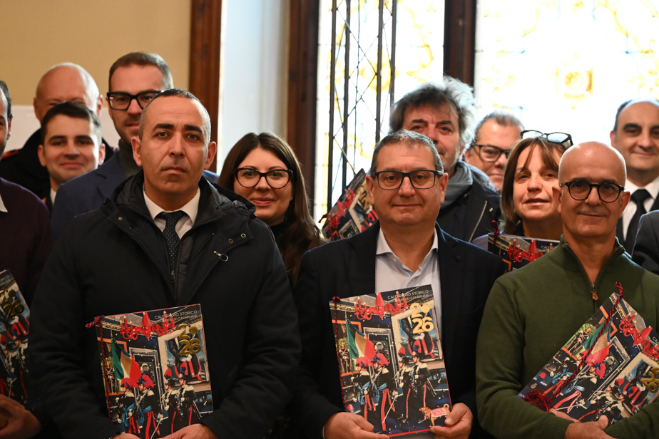 Natale di collaborazione tra Carabinieri e sindaci nel territorio albese [foto e video] 5