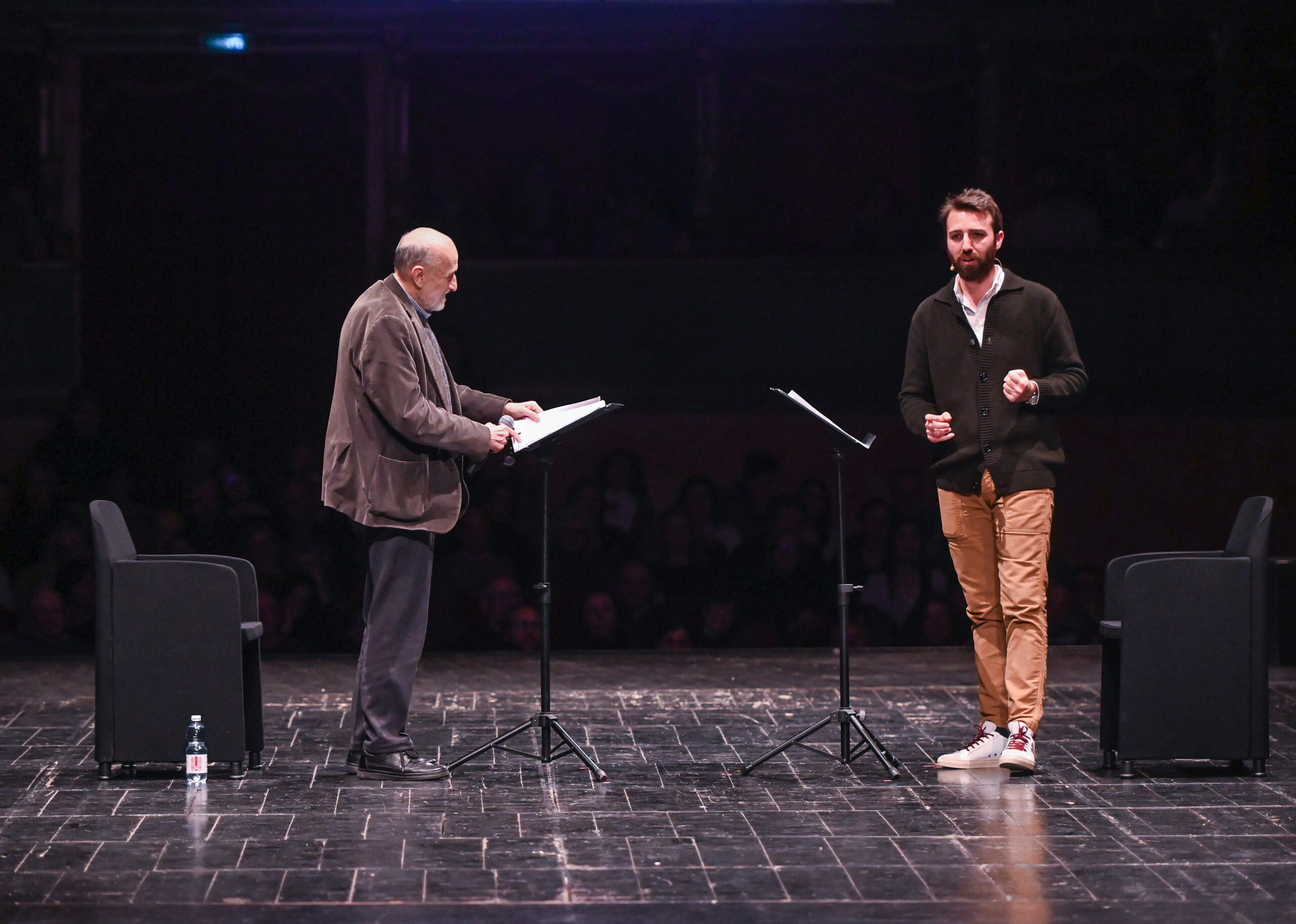 Successo in teatro per la presentazione di "Vite di Langa e Roero", il nuovo libro di Petrini e Tibaldi 2