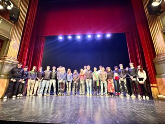 Consegna della Costituzione ai neo diciottenni: Alba accoglie i nuovi cittadini