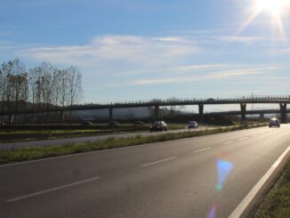 Un trattore perde il carico: forti rallentamenti sulla Tangenziale di Alba, è consigliata l'uscita Mogliasso