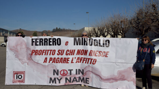 Cgil Cuneo in viale Nogaris per lo sciopero: «Ferrero e Miroglio: basta alimentare il lavoro povero» [foto e video]