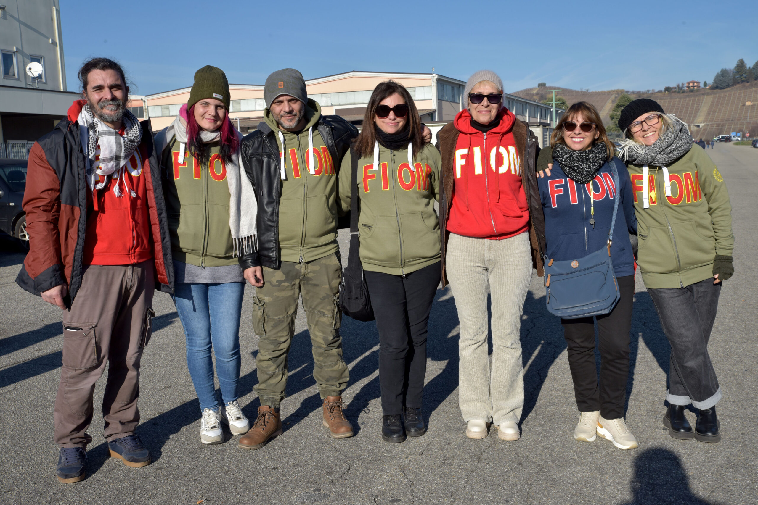 Cgil Cuneo in viale Nogaris per lo sciopero: «Ferrero e Miroglio: basta alimentare il lavoro povero» [foto e video] 3