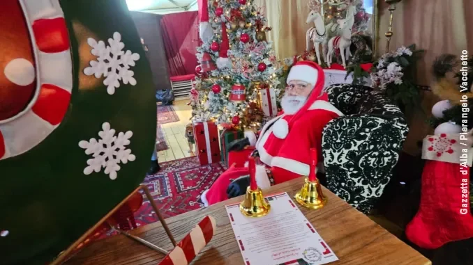 Alba apre le Notti della Natività con sbandieratori e Babbo Natale 6