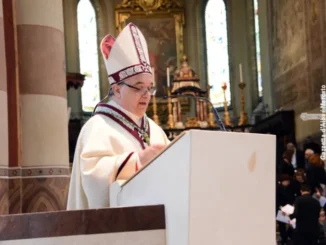 Natale 2025 / Gli auguri del vescovo Marco: «C'è bisogno di pace disarmata e disarmante» 1