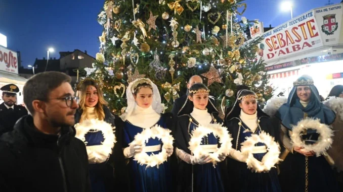 Natale 2025 / Oggi ad Alba si accende l'albero di piazza Ferrero 5
